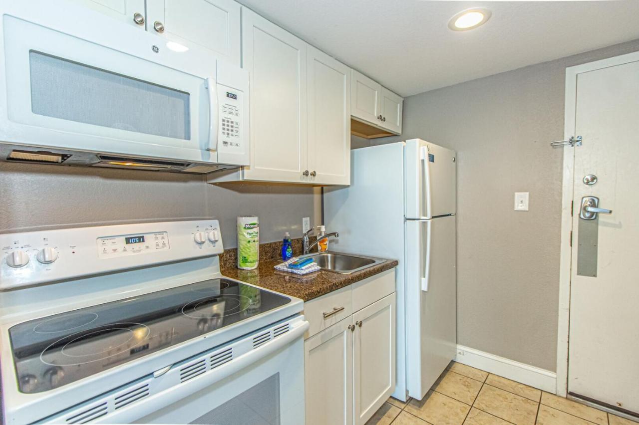 Ocean View King Suite With Modern Decor And Accents - Caravelle Resort 605 Sleeps 4 Guests Myrtle Beach Exterior photo